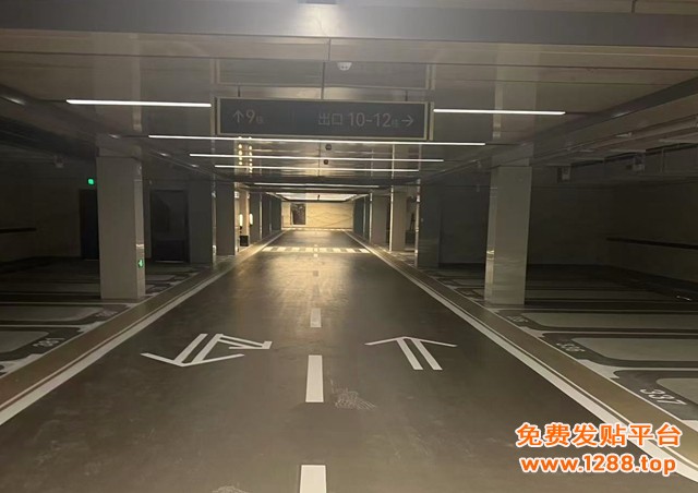 紫星堂地下车库划线18951744567（