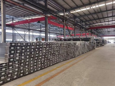 【任丘市中辉铝业】铝合金护栏型材，百叶窗型材