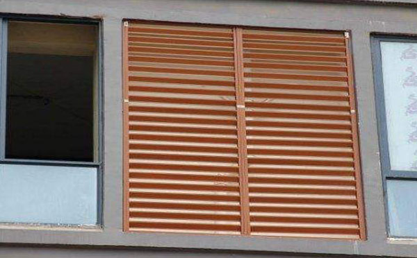 工程电动百叶窗