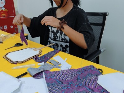 苏州三六六社会实践青少年宋锦珍珠扇DIY手工活动火热招生中图2