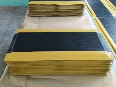 全黑抗疲劳地垫，机床工位缓解疲劳脚垫，龙之净车间缓解疲劳垫