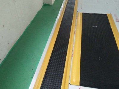 全黑抗疲劳地垫，机床工位缓解疲劳脚垫，龙之净车间缓解疲劳垫图2