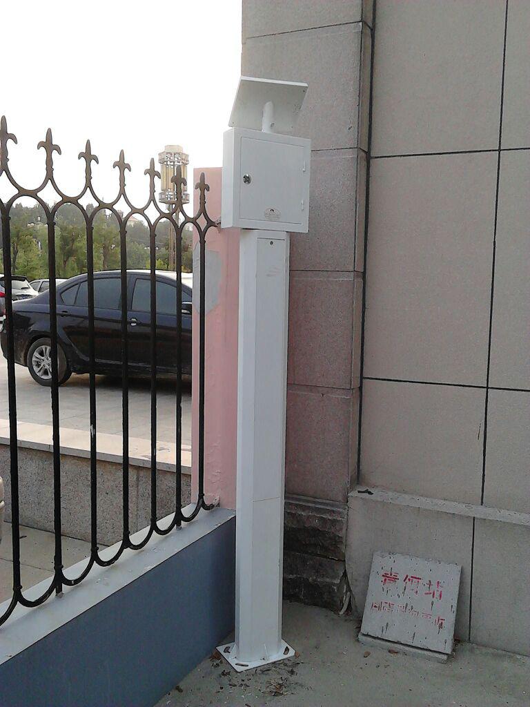 太阳能警示柱